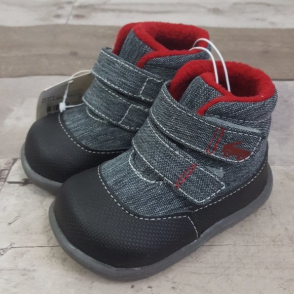 women's track shoes